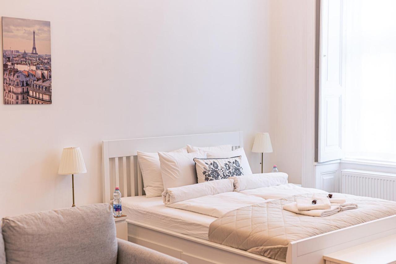 Joy Apartments On Kiraly Street 부다페스트 외부 사진