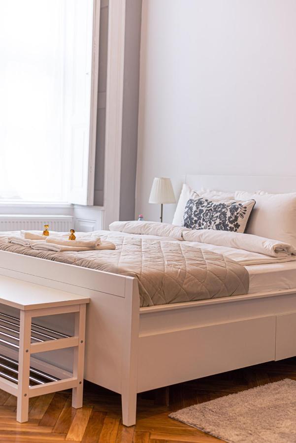 Joy Apartments On Kiraly Street 부다페스트 외부 사진
