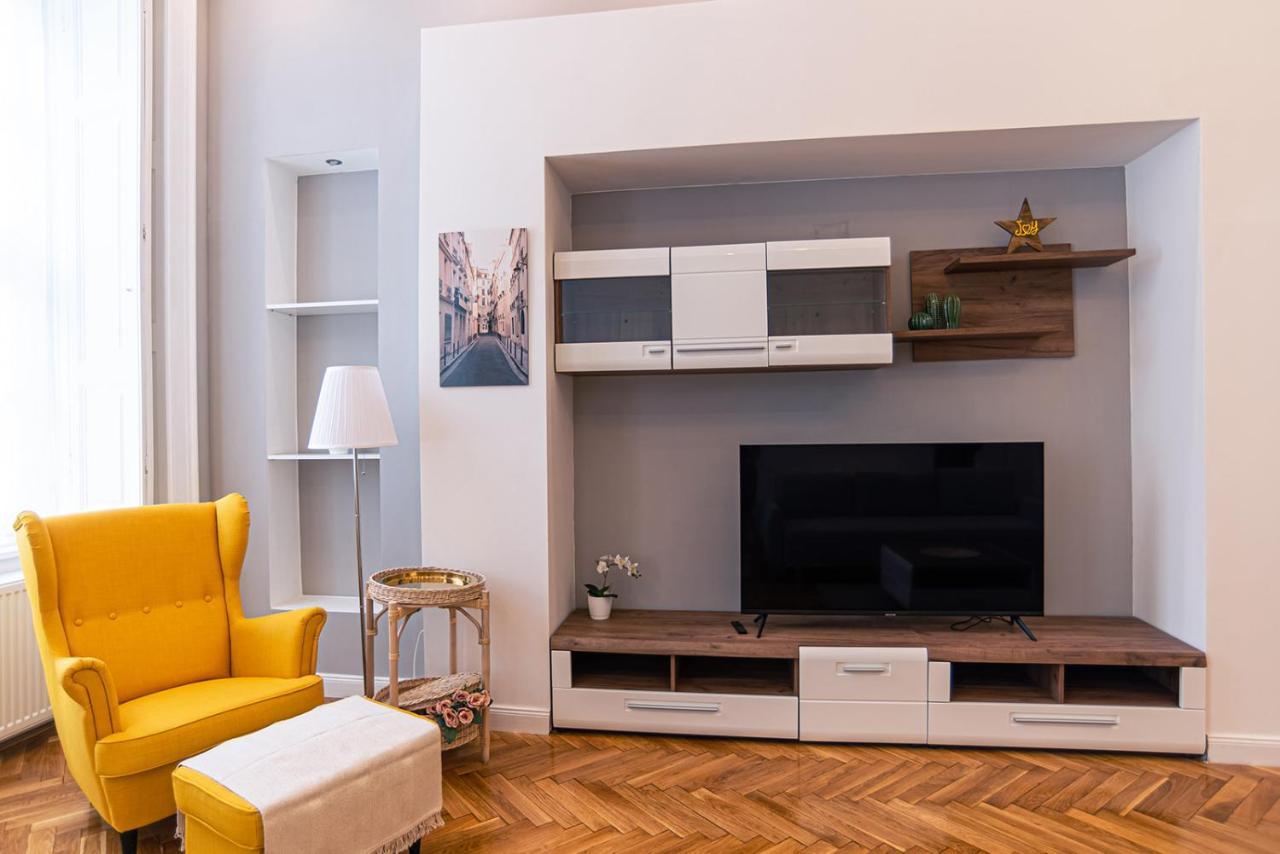 Joy Apartments On Kiraly Street 부다페스트 외부 사진