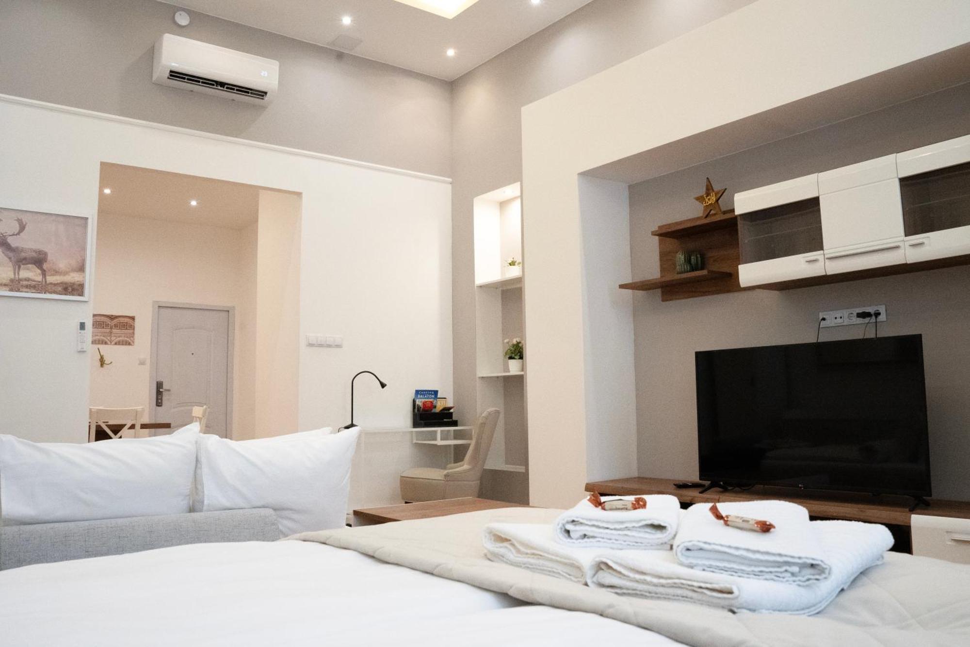 Joy Apartments On Kiraly Street 부다페스트 외부 사진